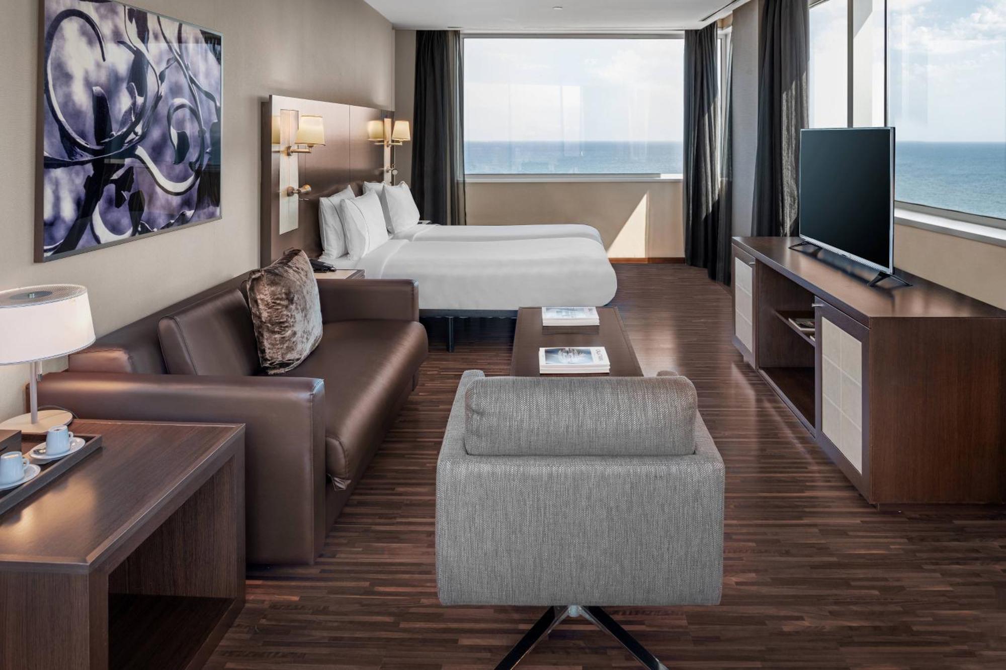 Ac Forum By Marriott Hotel 4*